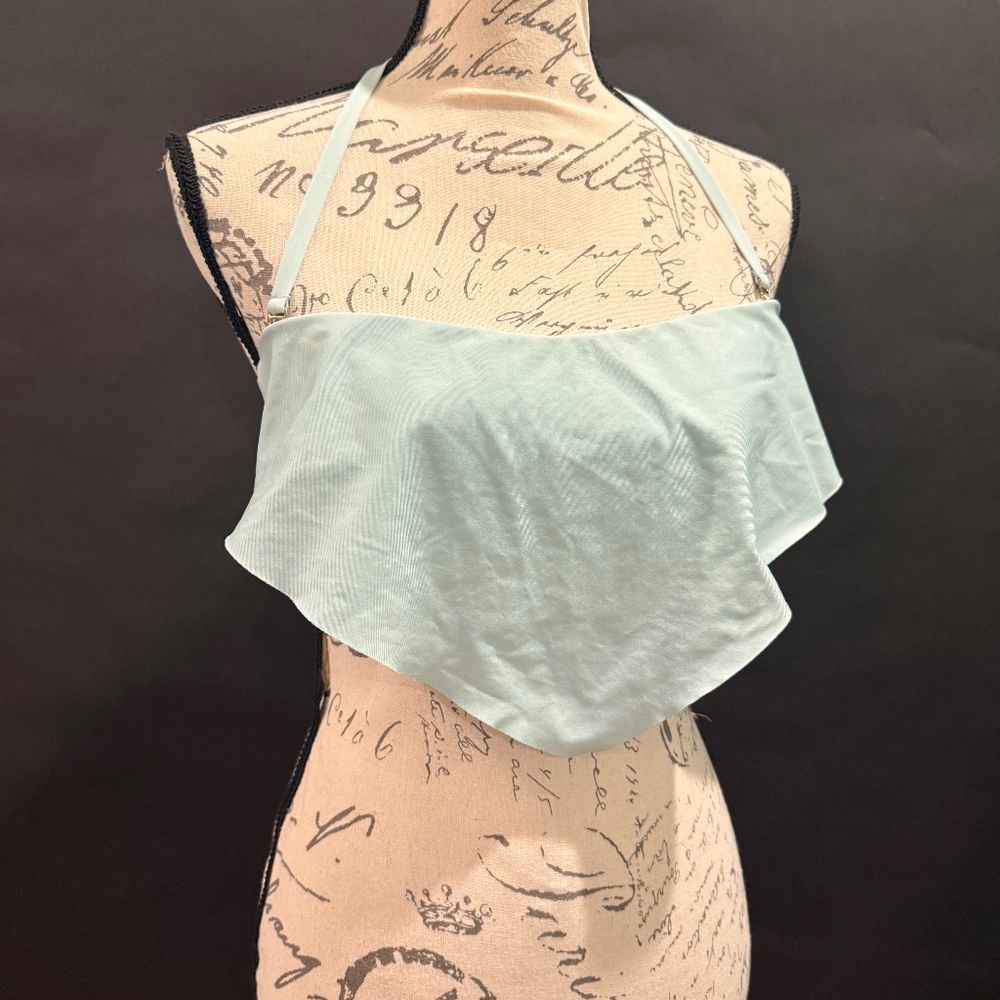 Gianni Bini Size Medium RUFFLE BANDEAU Scuba Green New Bikini Top Swimwear